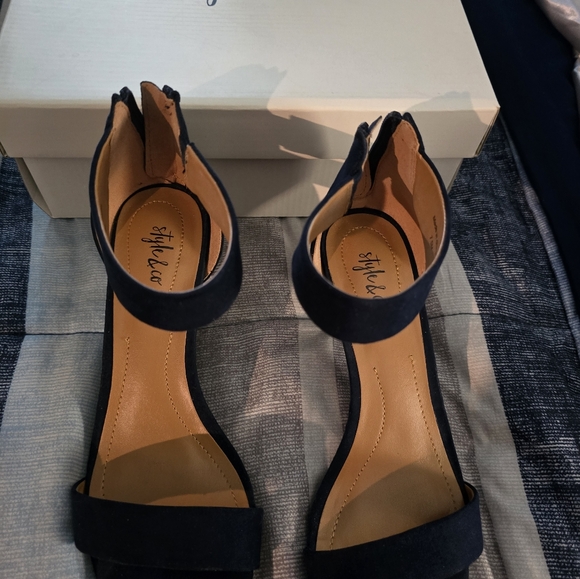 Shoes - Picture 2 of 3